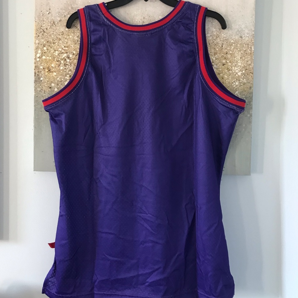 ⚡️SOLD ON KIJIJI⚡️Toronto Raptors Logo Jersey (NWT) - Picture 9 of 9